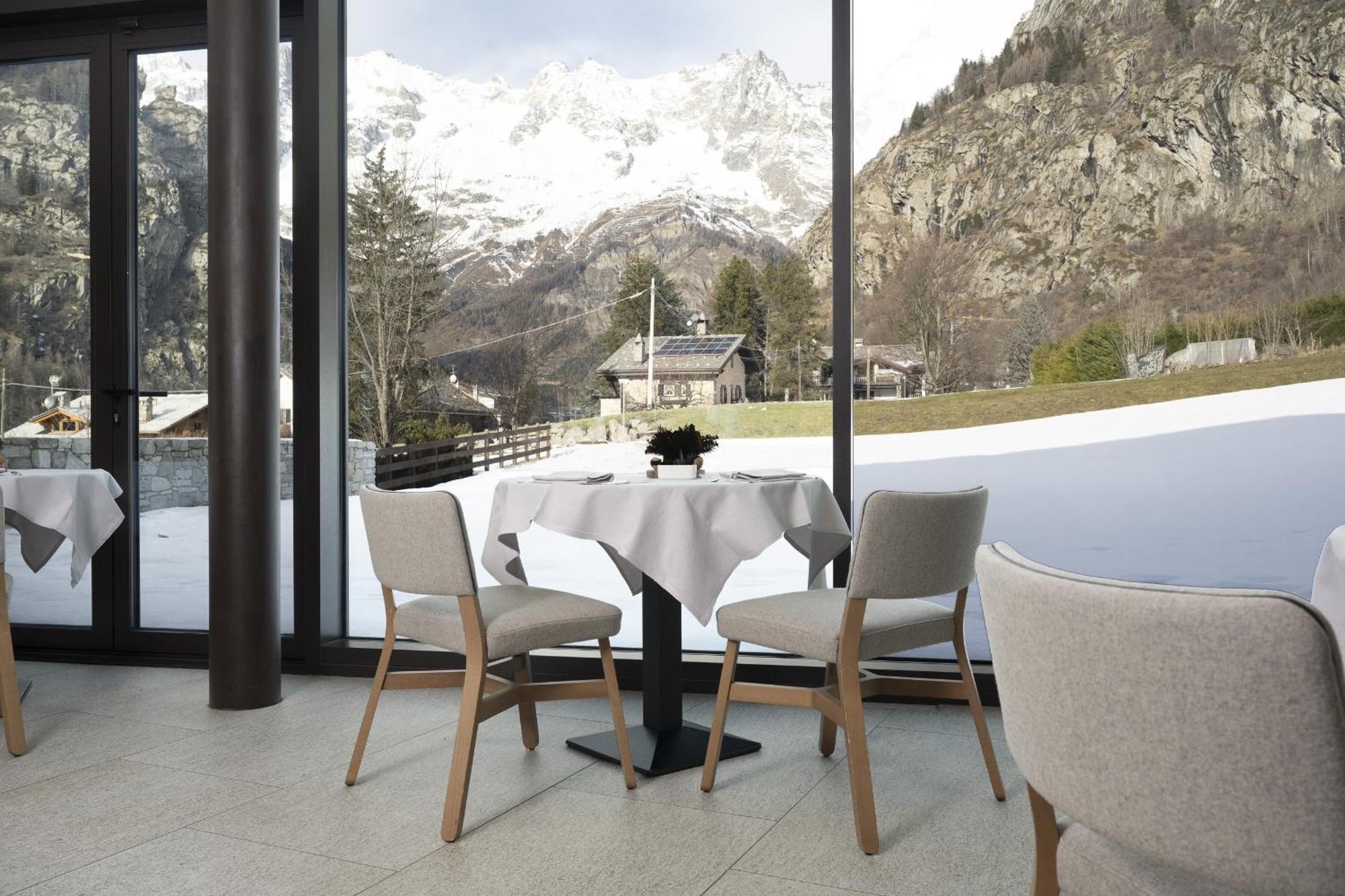 Grand Mont Blanc, By R Collection 5* Courmayeur